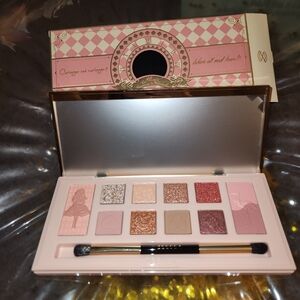 Zeesea Alice in Wonderland x British Museum palette